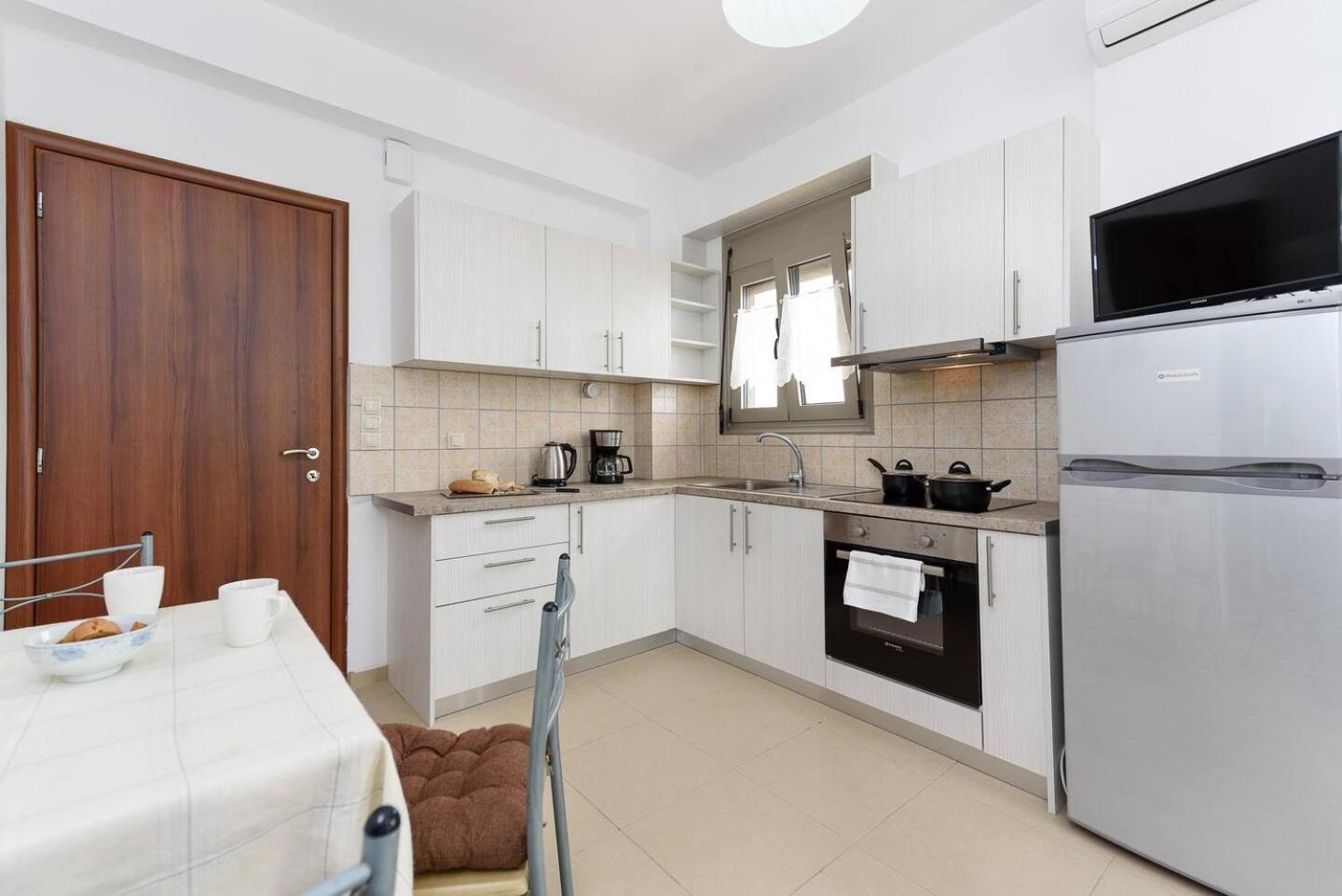 Sofia Apartment, With Sea & Mountain View Kalamaki  Exterior foto